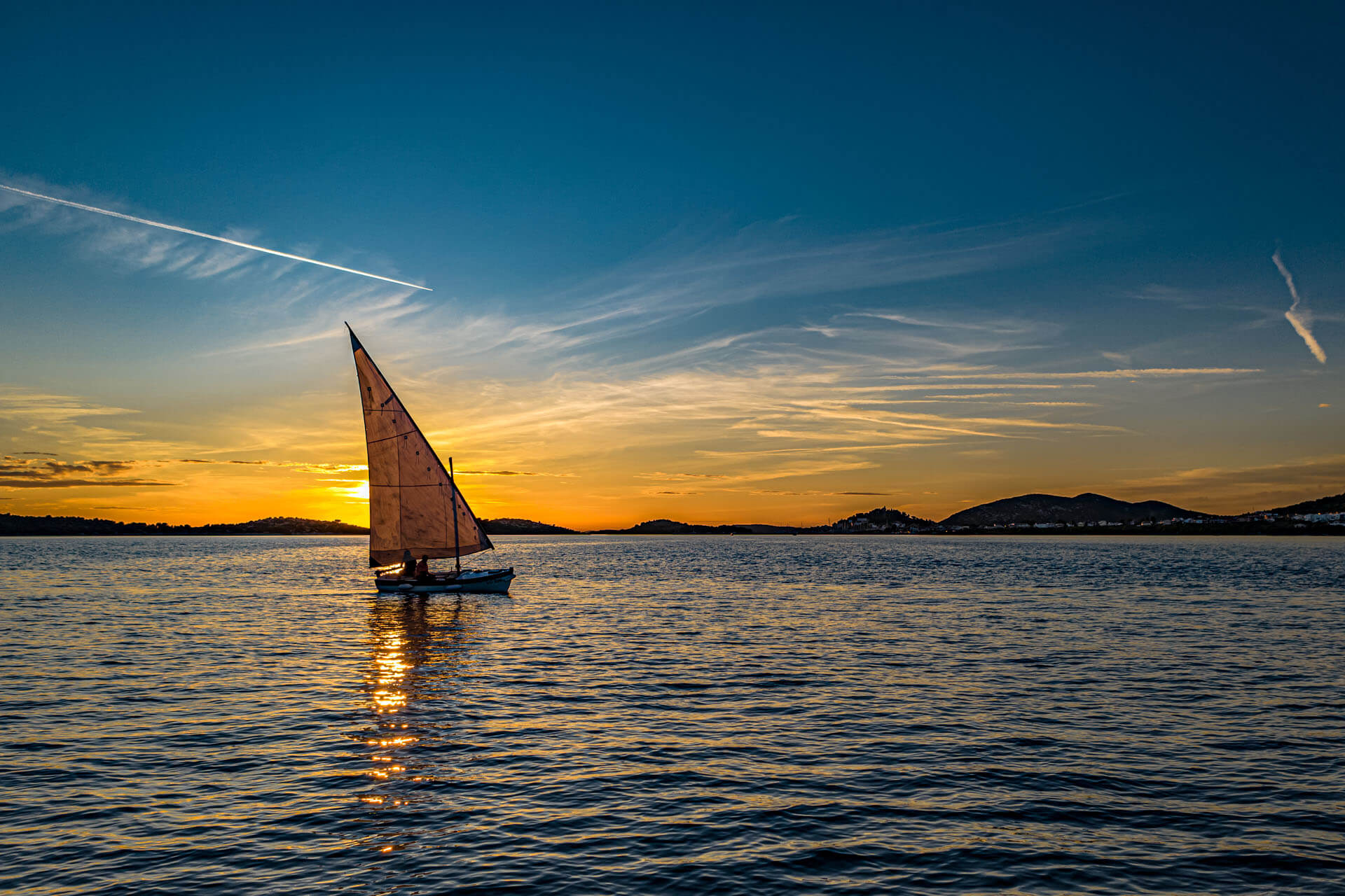 2019/09/24 - Sailing boat at sunset 2