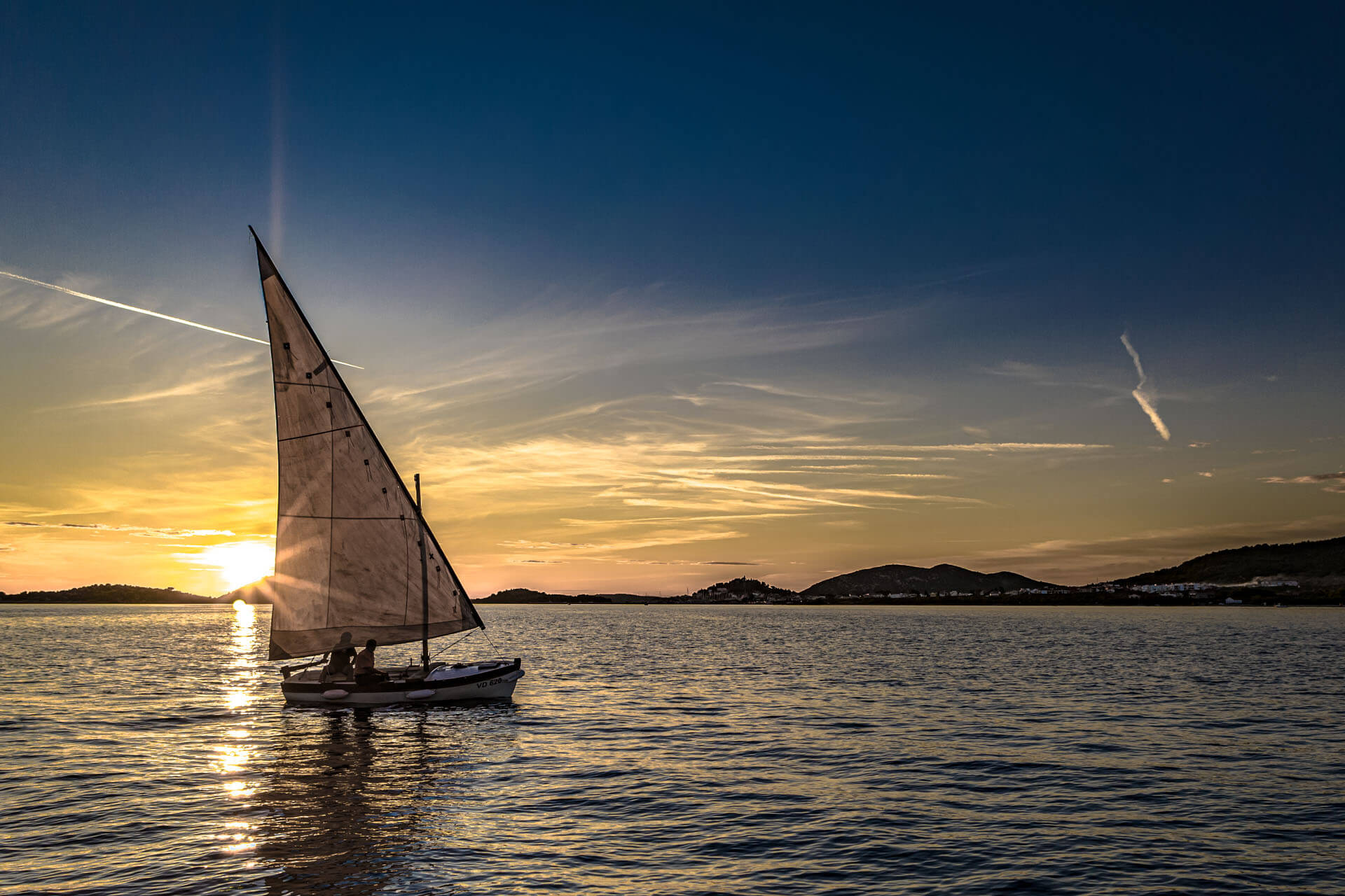 2019/09/24 - Sailing boat at sunset 3